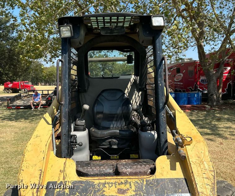 image for item DJ6314 2006 Caterpillar 252B  skid steer loader