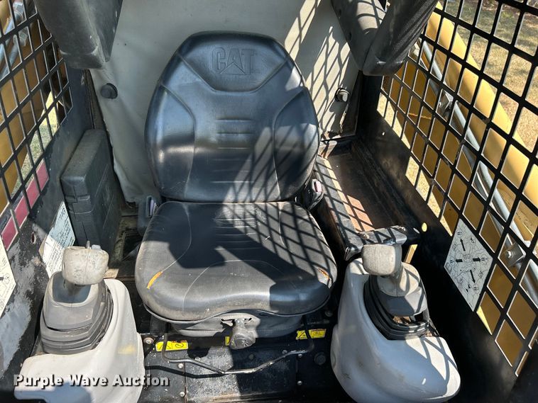 image for item DJ6314 2006 Caterpillar 252B  skid steer loader