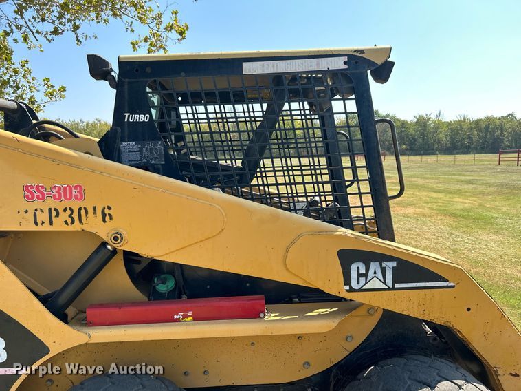 image for item DJ6314 2006 Caterpillar 252B  skid steer loader