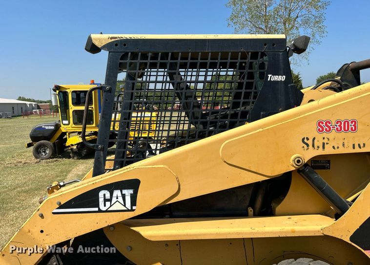 image for item DJ6314 2006 Caterpillar 252B  skid steer loader