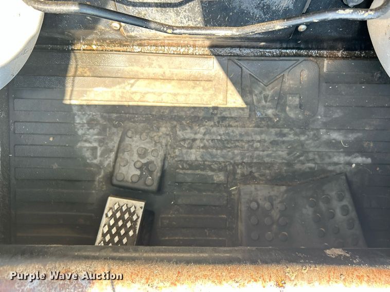 image for item DJ6314 2006 Caterpillar 252B  skid steer loader