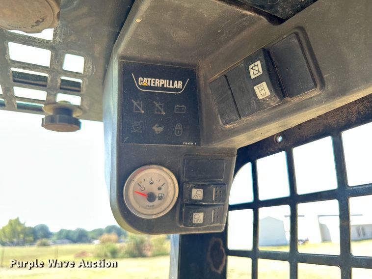 image for item DJ6314 2006 Caterpillar 252B  skid steer loader