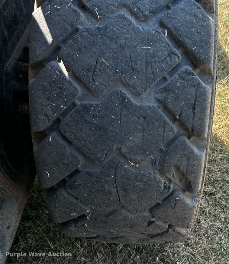 image for item DJ6314 2006 Caterpillar 252B  skid steer loader