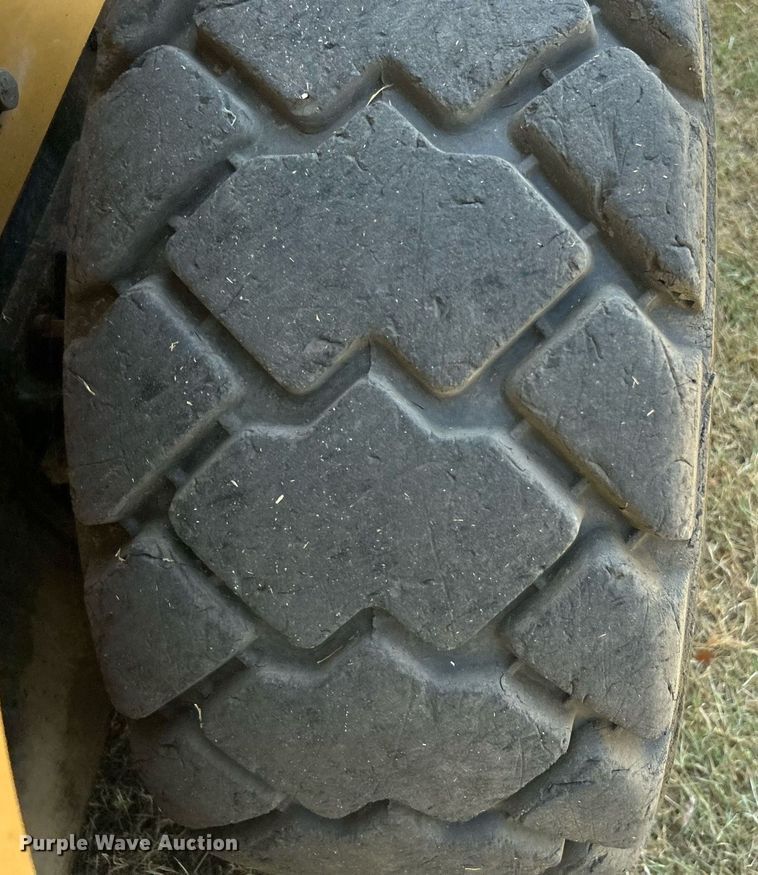 image for item DJ6314 2006 Caterpillar 252B  skid steer loader