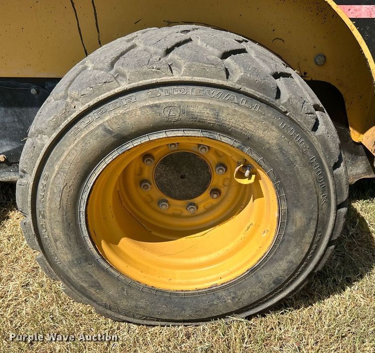 image for item DJ6314 2006 Caterpillar 252B  skid steer loader