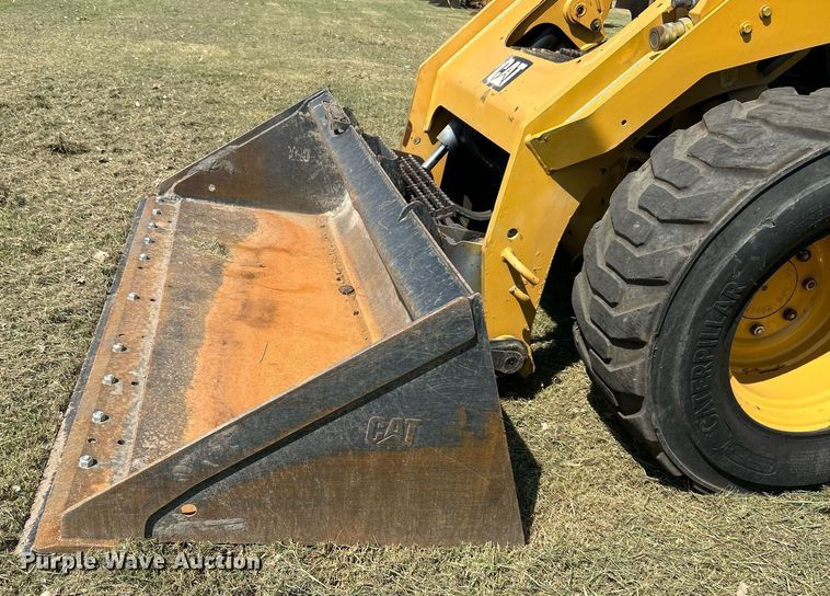 image for item DJ6316 2015 Caterpillar 272D2 XHP  skid steer loader