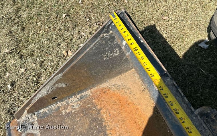 image for item DJ6316 2015 Caterpillar 272D2 XHP  skid steer loader