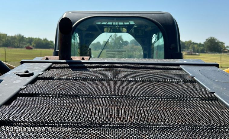 image for item DJ6316 2015 Caterpillar 272D2 XHP  skid steer loader