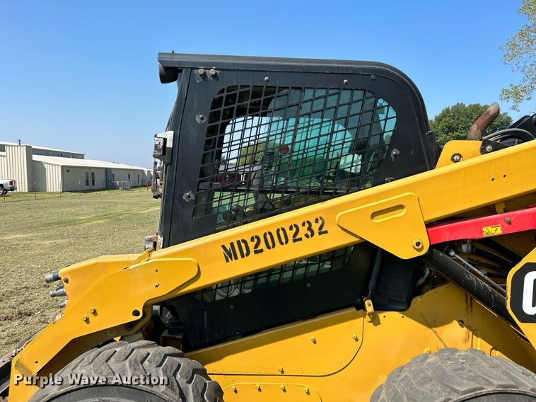 image for item DJ6316 2015 Caterpillar 272D2 XHP  skid steer loader