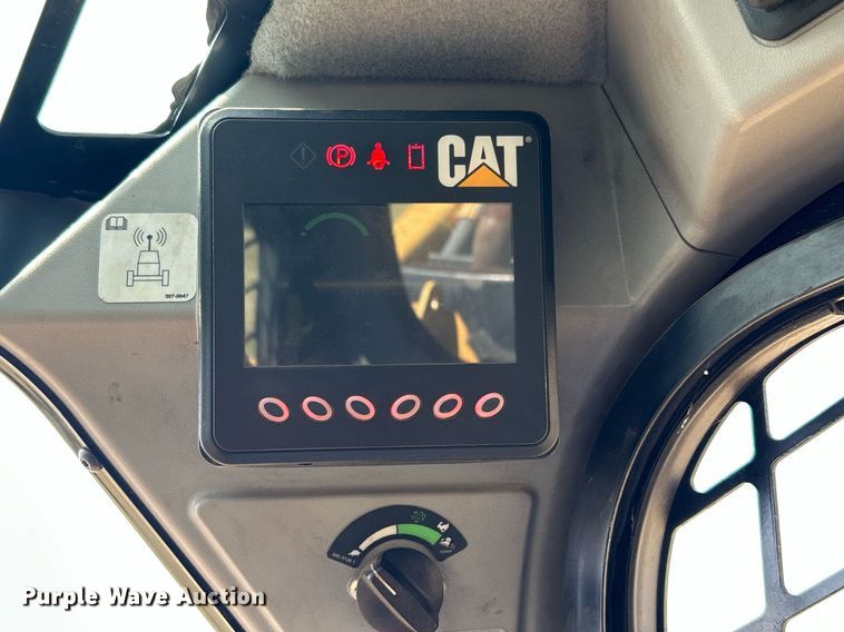 image for item DJ6316 2015 Caterpillar 272D2 XHP  skid steer loader