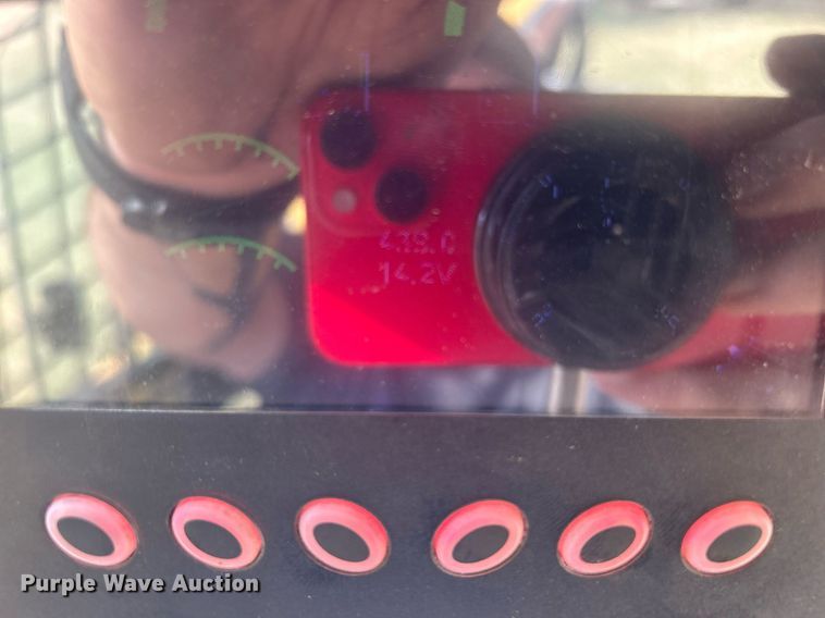 image for item DJ6316 2015 Caterpillar 272D2 XHP  skid steer loader