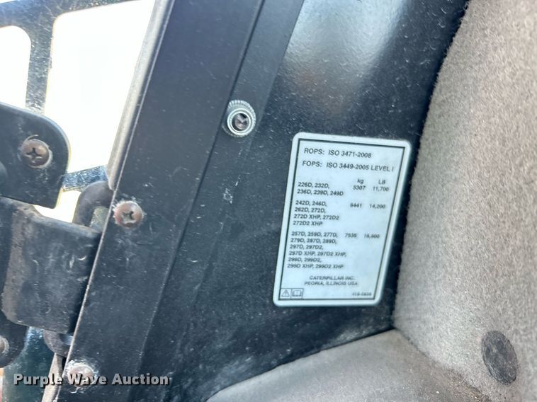 image for item DJ6316 2015 Caterpillar 272D2 XHP  skid steer loader