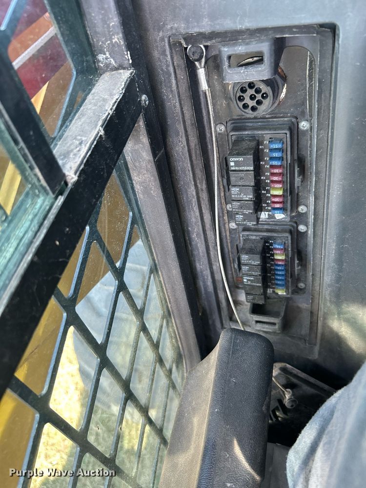 image for item DJ6316 2015 Caterpillar 272D2 XHP  skid steer loader