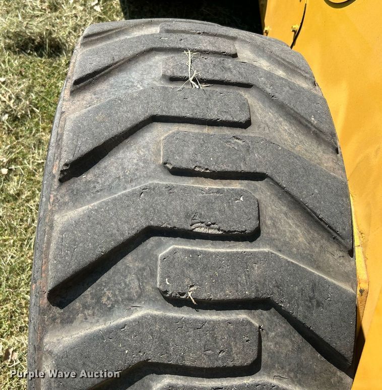 image for item DJ6316 2015 Caterpillar 272D2 XHP  skid steer loader