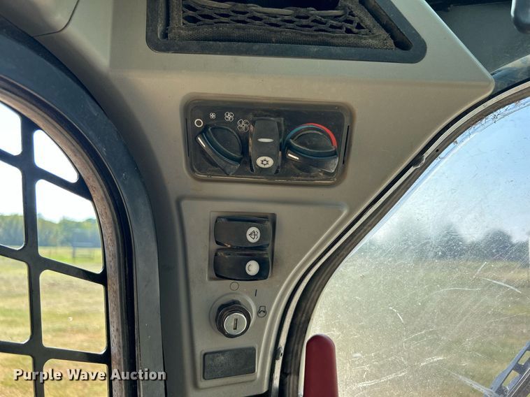 image for item DJ6318 2015 Caterpillar 299D  tracked skid steer loader