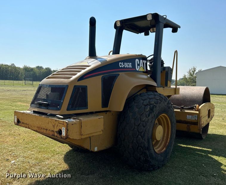 image for item DJ6319 2006 Caterpillar CS-563E  single drum roller