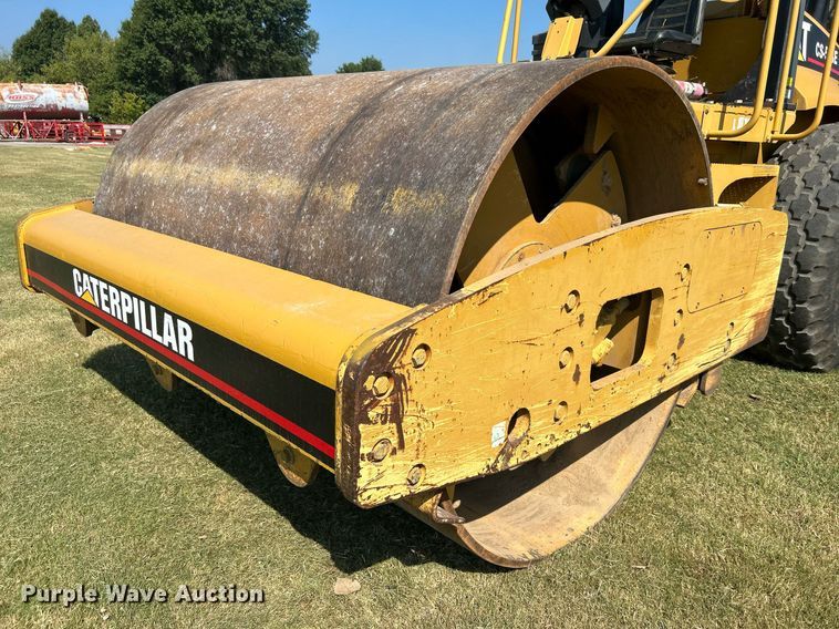 image for item DJ6319 2006 Caterpillar CS-563E  single drum roller