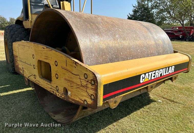 image for item DJ6319 2006 Caterpillar CS-563E  single drum roller