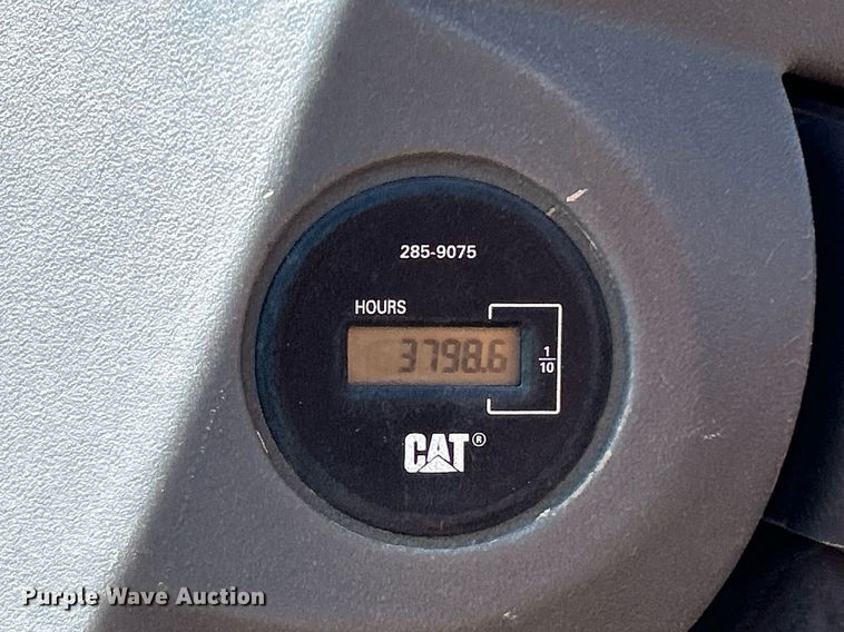 image for item DJ6319 2006 Caterpillar CS-563E  single drum roller