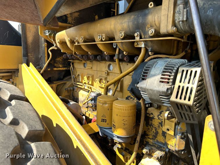 image for item DJ6319 2006 Caterpillar CS-563E  single drum roller