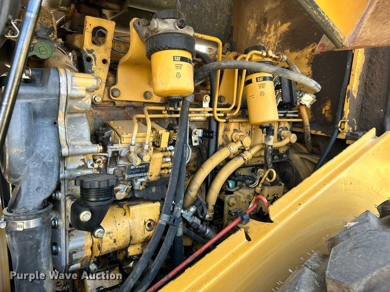 image for item DJ6319 2006 Caterpillar CS-563E  single drum roller