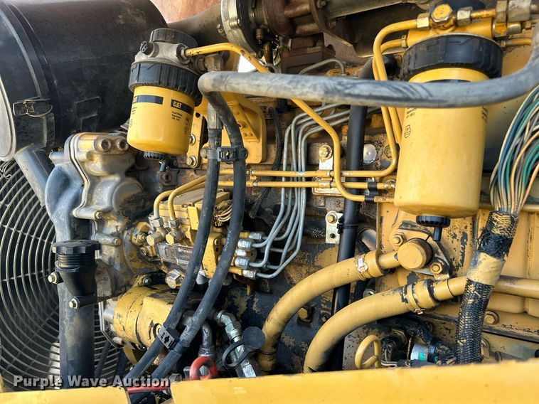 image for item DJ6319 2006 Caterpillar CS-563E  single drum roller