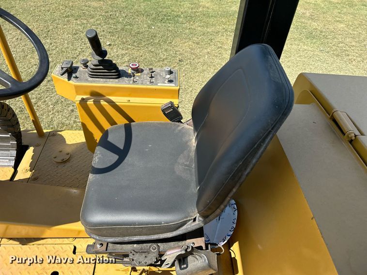 image for item DJ6320 2003 Caterpillar PS-360B  pneumatic roller