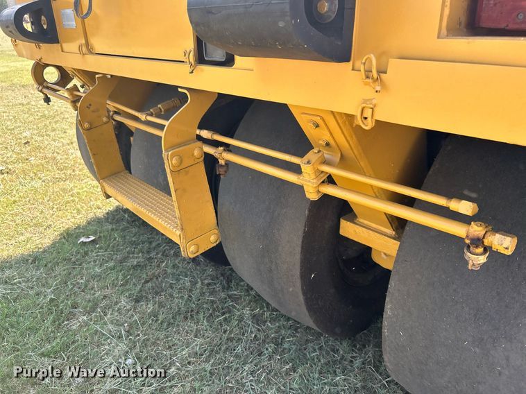image for item DJ6320 2003 Caterpillar PS-360B  pneumatic roller