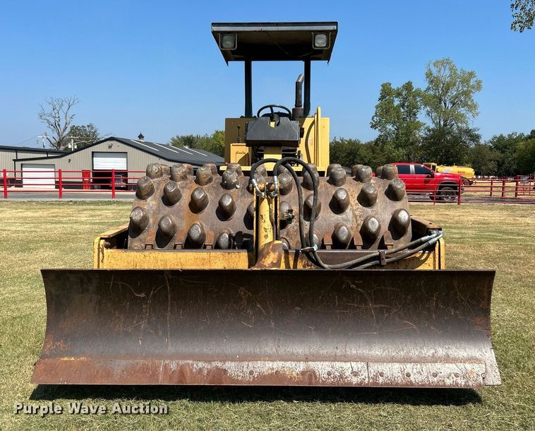 image for item DJ6321 1998 Caterpillar CP-563C  single drum roller