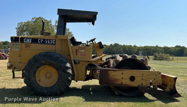 image for item DJ6321 1998 Caterpillar CP-563C  single drum roller