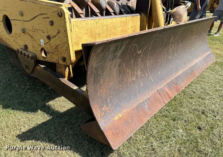 image for item DJ6321 1998 Caterpillar CP-563C  single drum roller