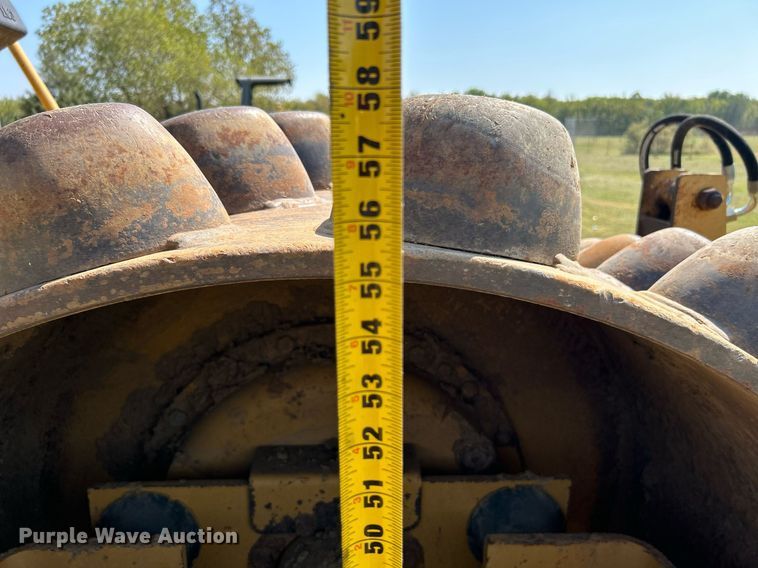 image for item DJ6321 1998 Caterpillar CP-563C  single drum roller