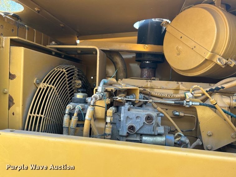 image for item DJ6321 1998 Caterpillar CP-563C  single drum roller