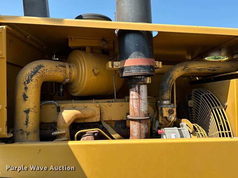 image for item DJ6321 1998 Caterpillar CP-563C  single drum roller