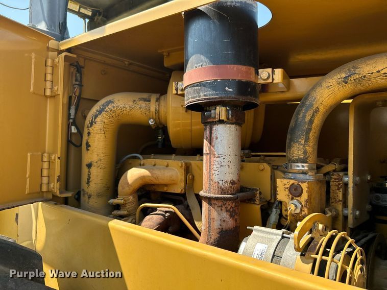 image for item DJ6321 1998 Caterpillar CP-563C  single drum roller