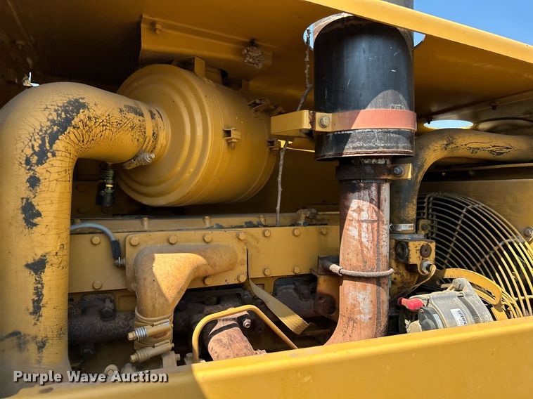 image for item DJ6321 1998 Caterpillar CP-563C  single drum roller