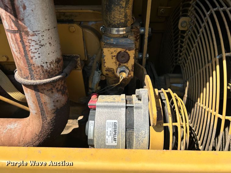 image for item DJ6321 1998 Caterpillar CP-563C  single drum roller