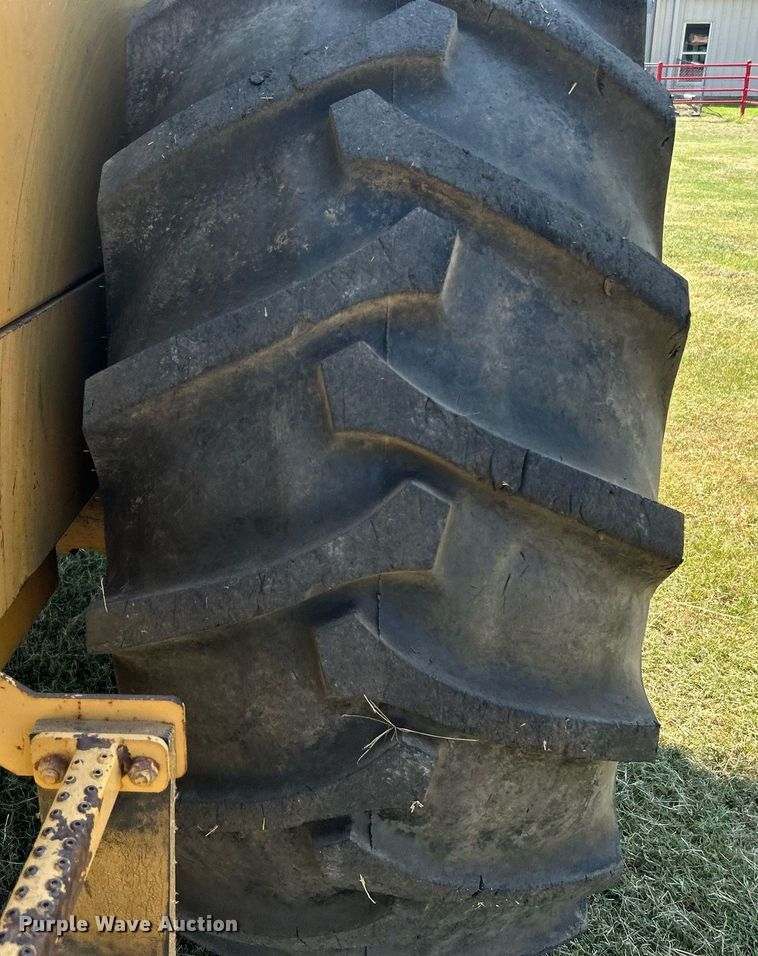 image for item DJ6321 1998 Caterpillar CP-563C  single drum roller