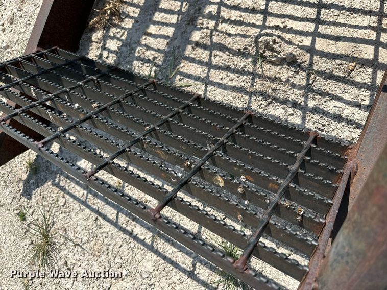 image for item DK2502 (3) steel stairs