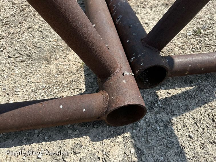 image for item DK2514 (4) pipe racks