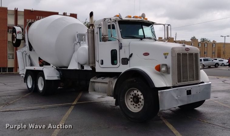 image for item DK8769 2007 Peterbilt 357 ready mix truck