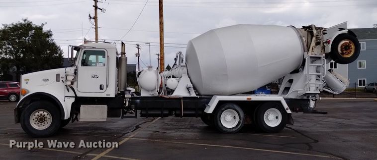 image for item DK8769 2007 Peterbilt 357 ready mix truck