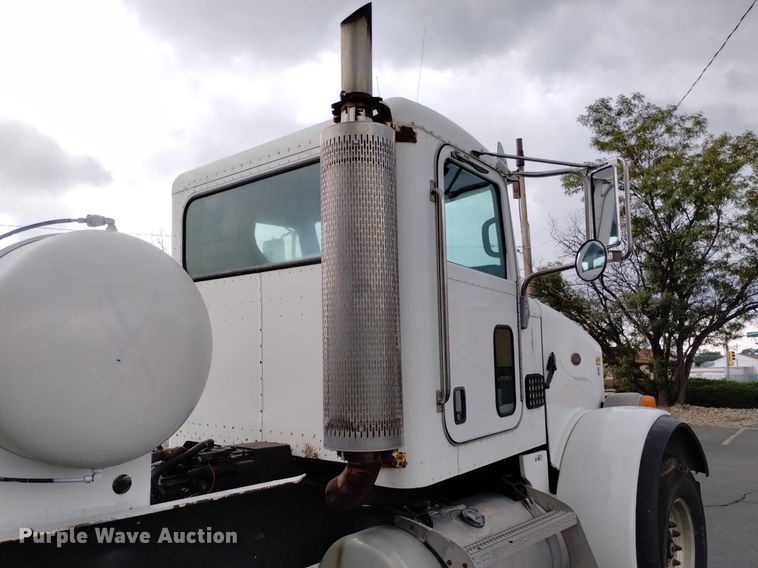 image for item DK8769 2007 Peterbilt 357 ready mix truck