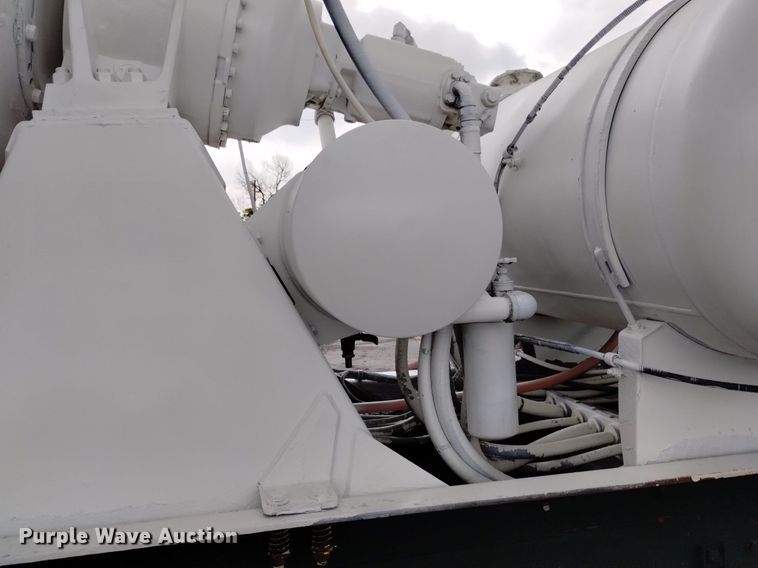 image for item DK8769 2007 Peterbilt 357 ready mix truck