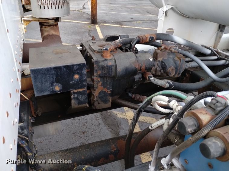 image for item DK8769 2007 Peterbilt 357 ready mix truck