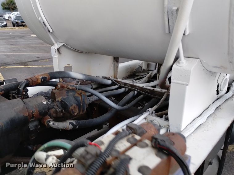 image for item DK8769 2007 Peterbilt 357 ready mix truck