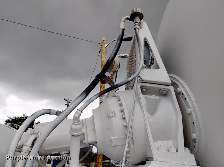 image for item DK8769 2007 Peterbilt 357 ready mix truck