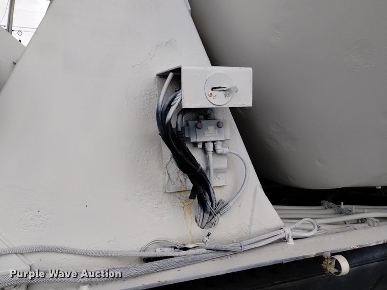 image for item DK8769 2007 Peterbilt 357 ready mix truck