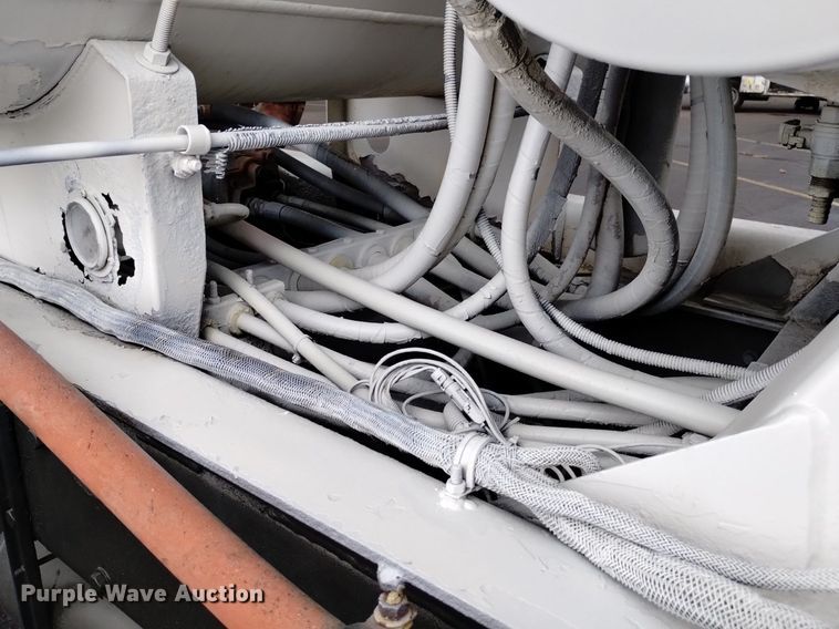 image for item DK8769 2007 Peterbilt 357 ready mix truck