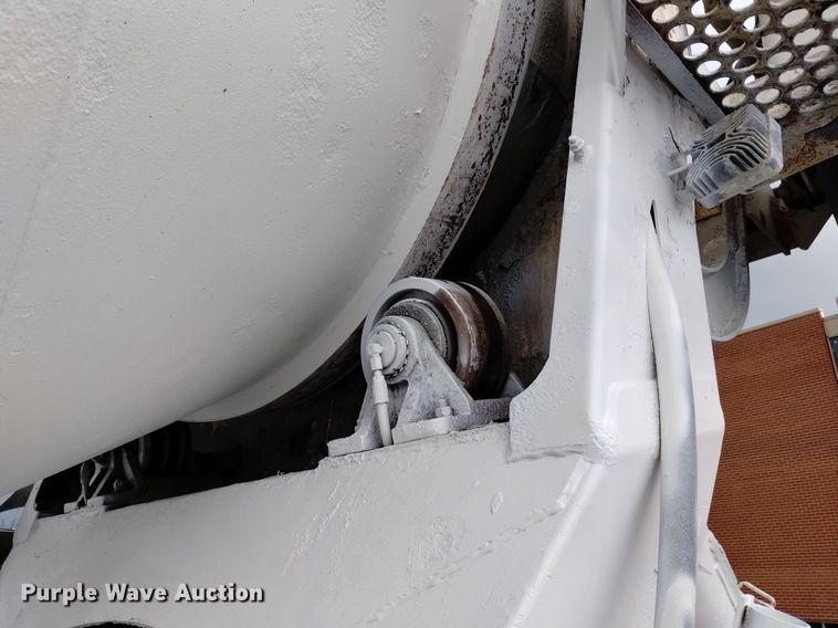 image for item DK8769 2007 Peterbilt 357 ready mix truck